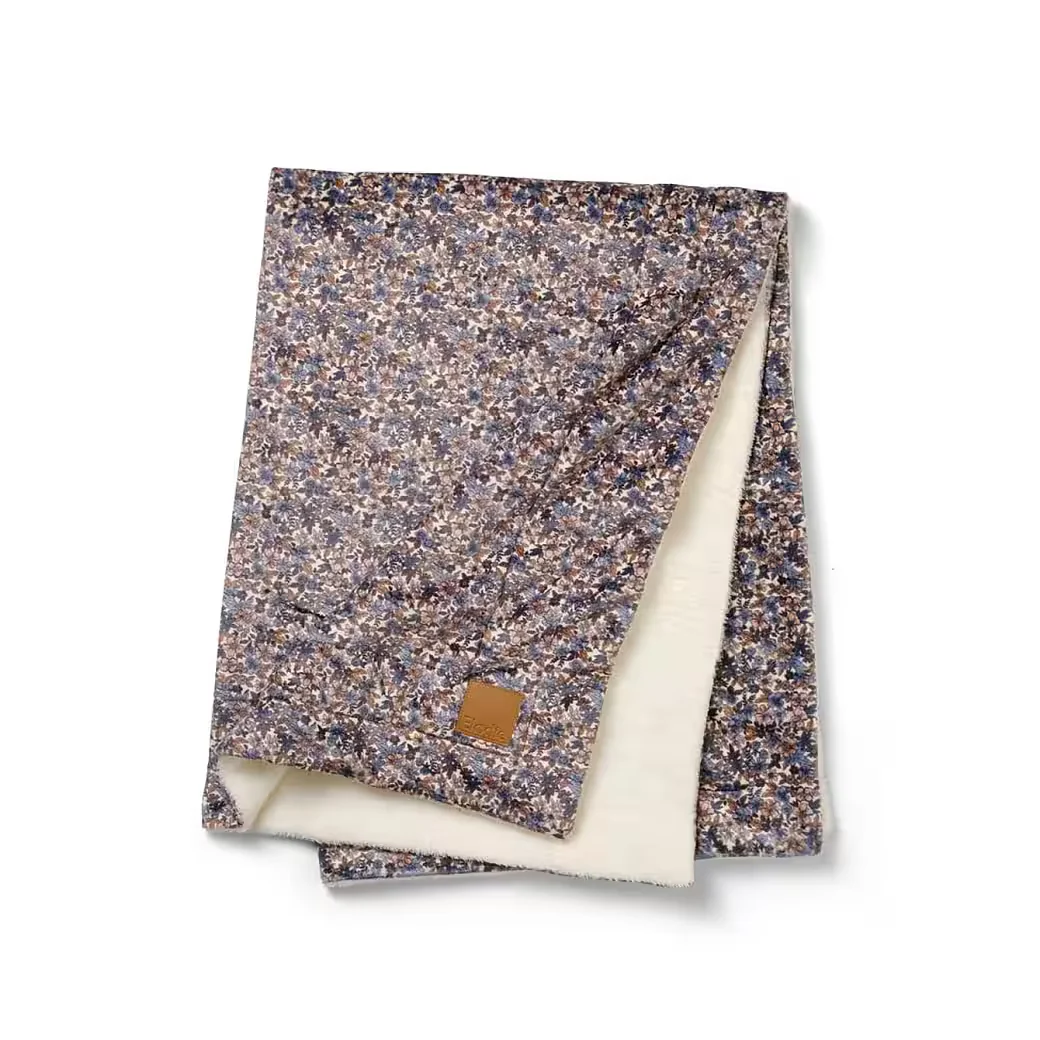 ELODIE Kinderdecke Pearl Velvet Blue Garden Kuscheldecke